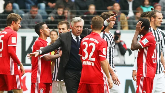 Carlo Ancelotti, durante el partido entre Eintracht y Bayern Carlo Ancelotti, durante el partido entre Eintracht y Bayern