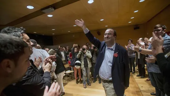 Iceta saluda en un acto de campaña Iceta saluda en un acto de campaña