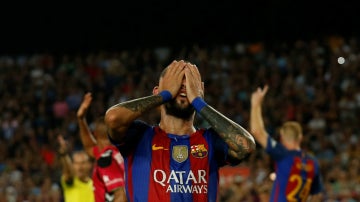 Aleix Vidal se lamenta con el Barça