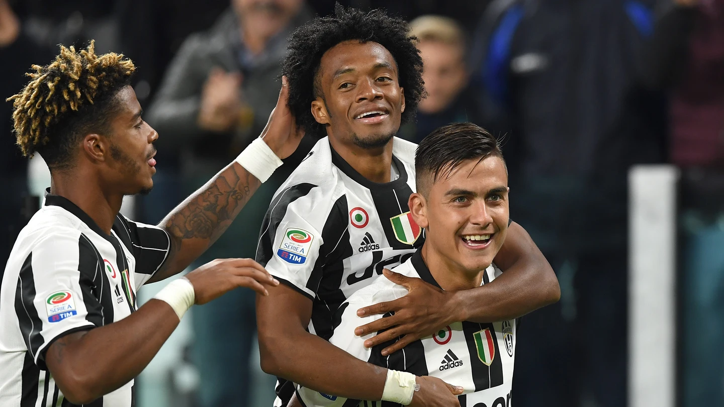 El argentino Dybala celebra su gol con la Juventus El argentino Dybala celebra su gol con la Juventus