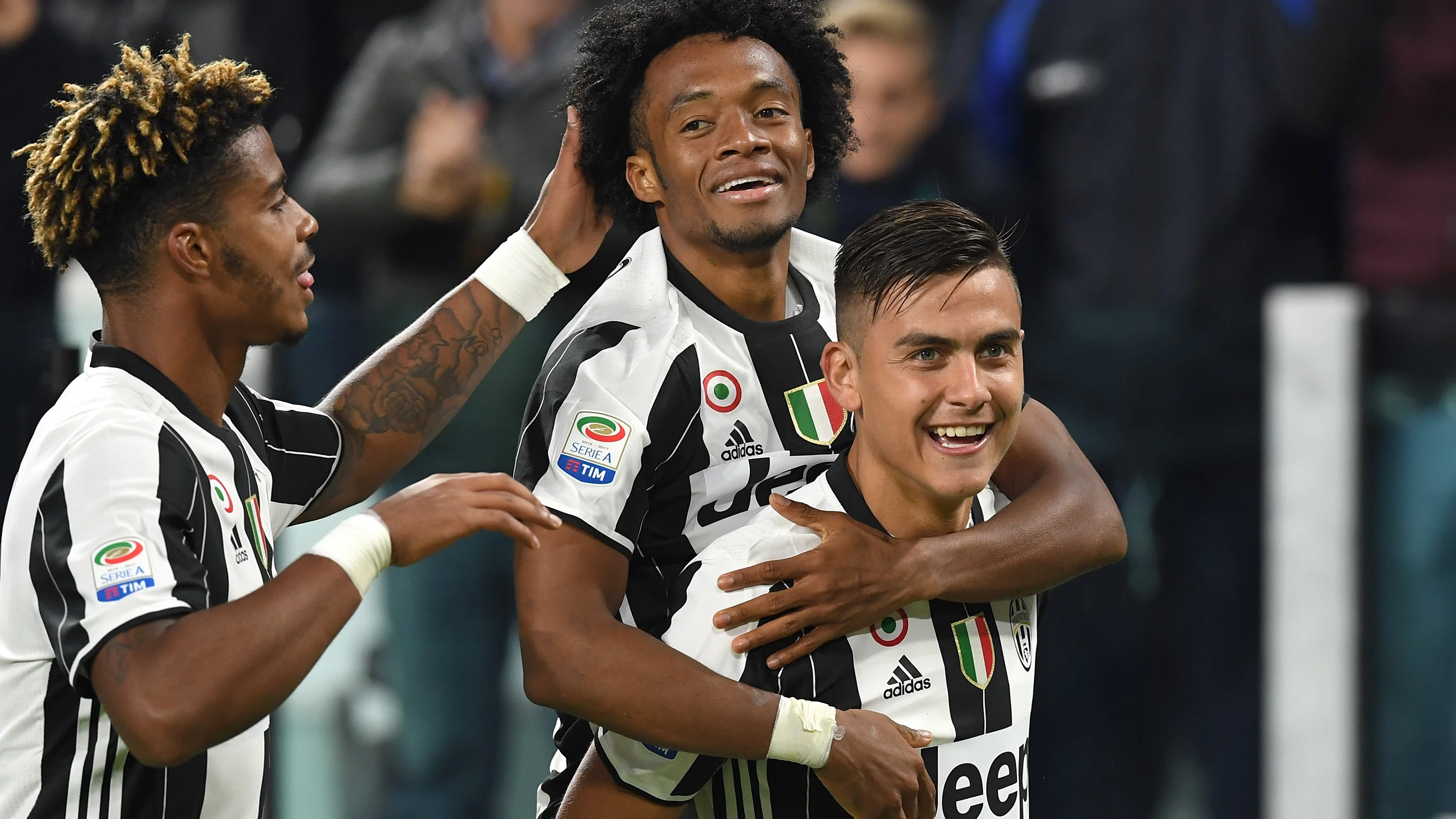 El argentino Dybala celebra su gol con la Juventus