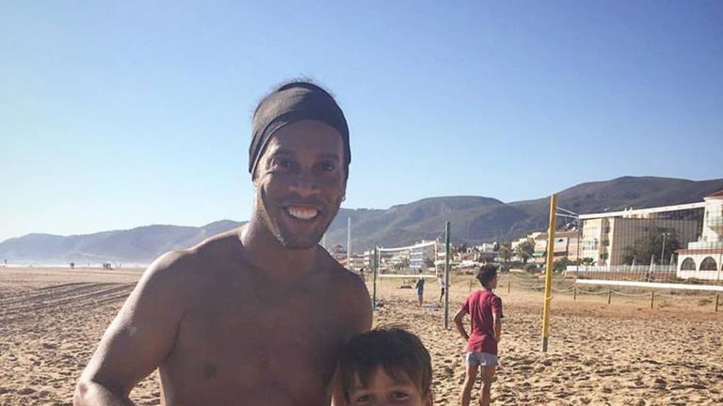 Ronaldinho, en la playa