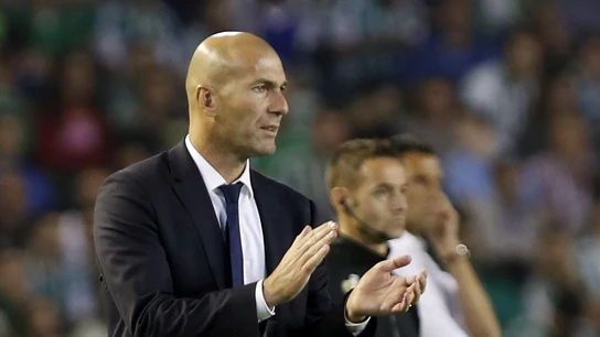 Zidane, durante el partido entre Betis y Real Madrid Zidane, durante el partido entre Betis y Real Madrid