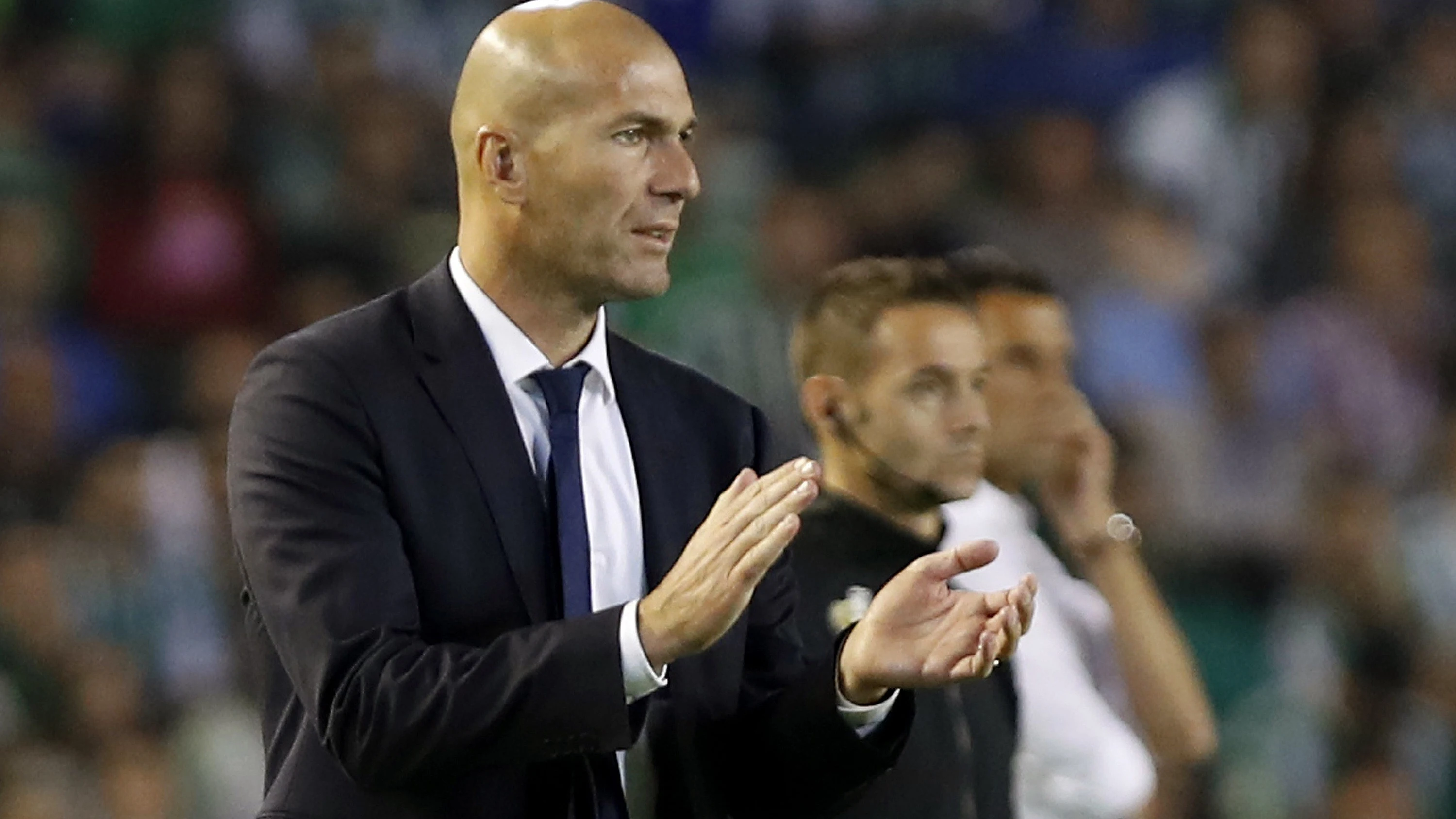Zidane, durante el partido entre Betis y Real Madrid Zidane, durante el partido entre Betis y Real Madrid
