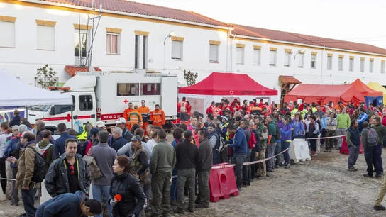 Familiares de personas desaparecidas de varios puntos de España se unen a la gran batida que tiene lugar en Monesterio (Badajoz) en busca de algún indicio de Manuela Chavero Familiares de personas desaparecidas de varios puntos de España se unen a la gran batida que tiene lugar en Monesterio (Badajoz) en busca de algún indicio de Manuela Chavero