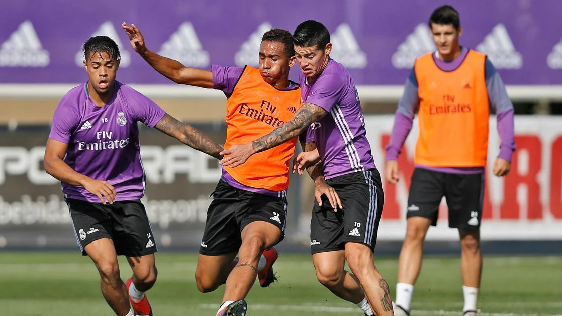 James pelea con Danilo