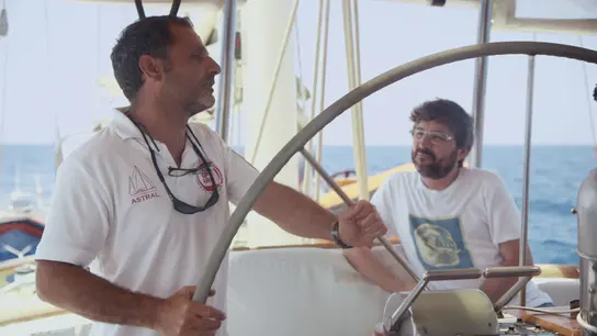 Jordi Évole entrevista a bordo del Astral a Andreu Rul·lan Jordi Évole entrevista a bordo del Astral a Andreu Rul·lan