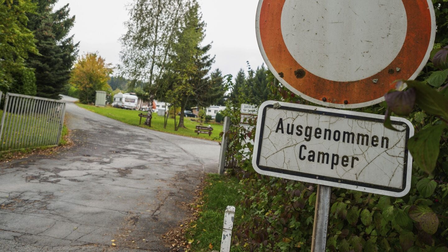 Vista de una zona de acampada en la ciudad natal de la ni&ntilde;a Peggy, desaparecida en 2001 cuando ten&iacute;a nueve a&ntilde;os, en Lichtenberg