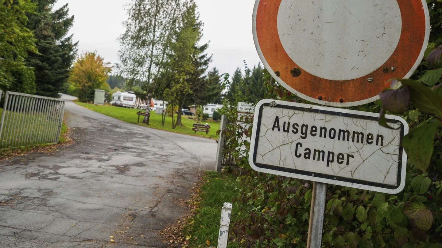 Vista de una zona de acampada en la ciudad natal de la niña Peggy, desaparecida en 2001 cuando tenía nueve años, en Lichtenberg Vista de una zona de acampada en la ciudad natal de la niña Peggy, desaparecida en 2001 cuando tenía nueve años, en Lichtenberg