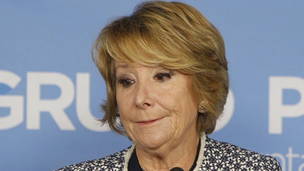 Esperanza Aguirre habla ante los medios