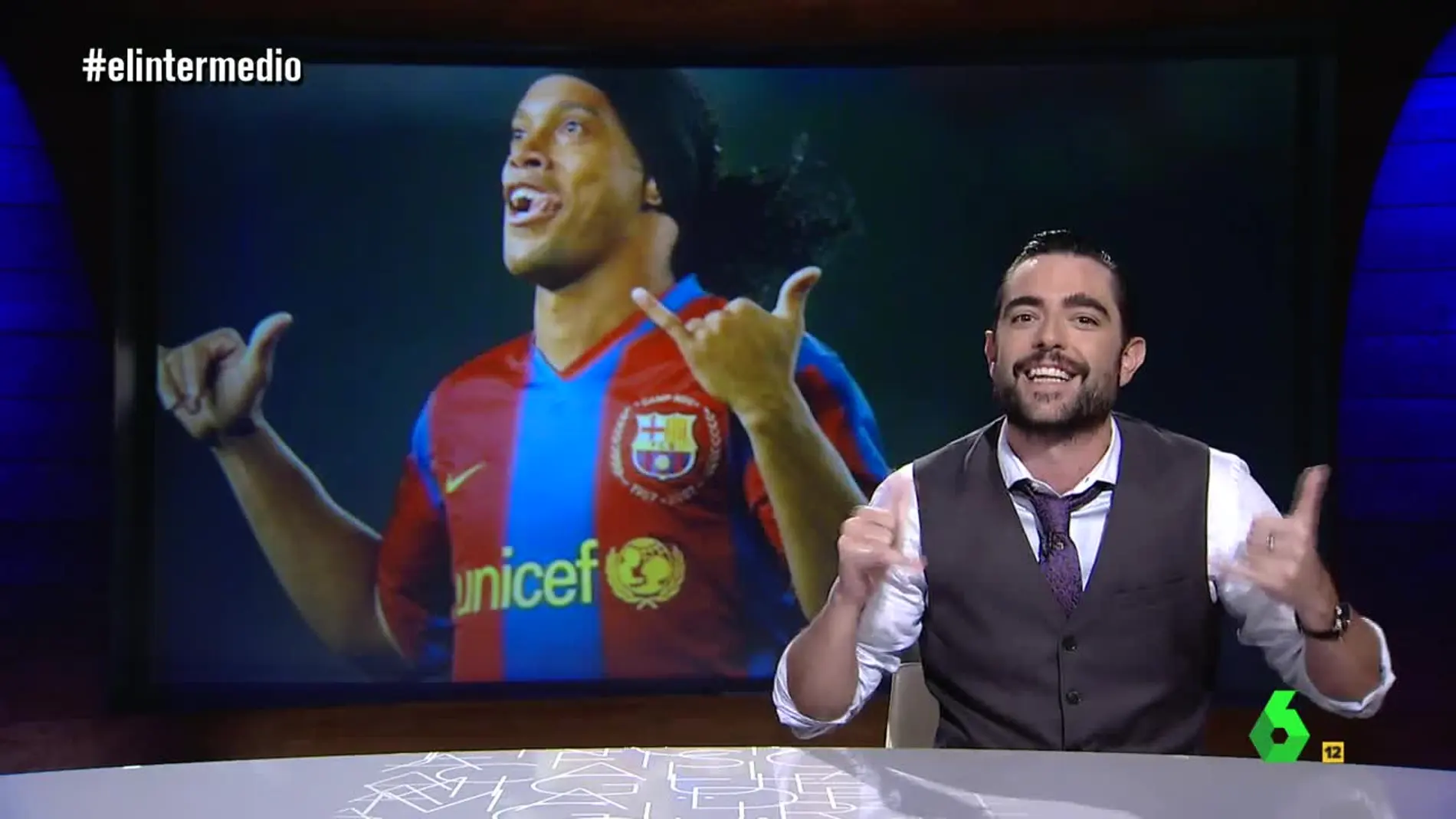 El gesto de Ronaldinho, el símbolo de consenso entre Errejón e Iglesias