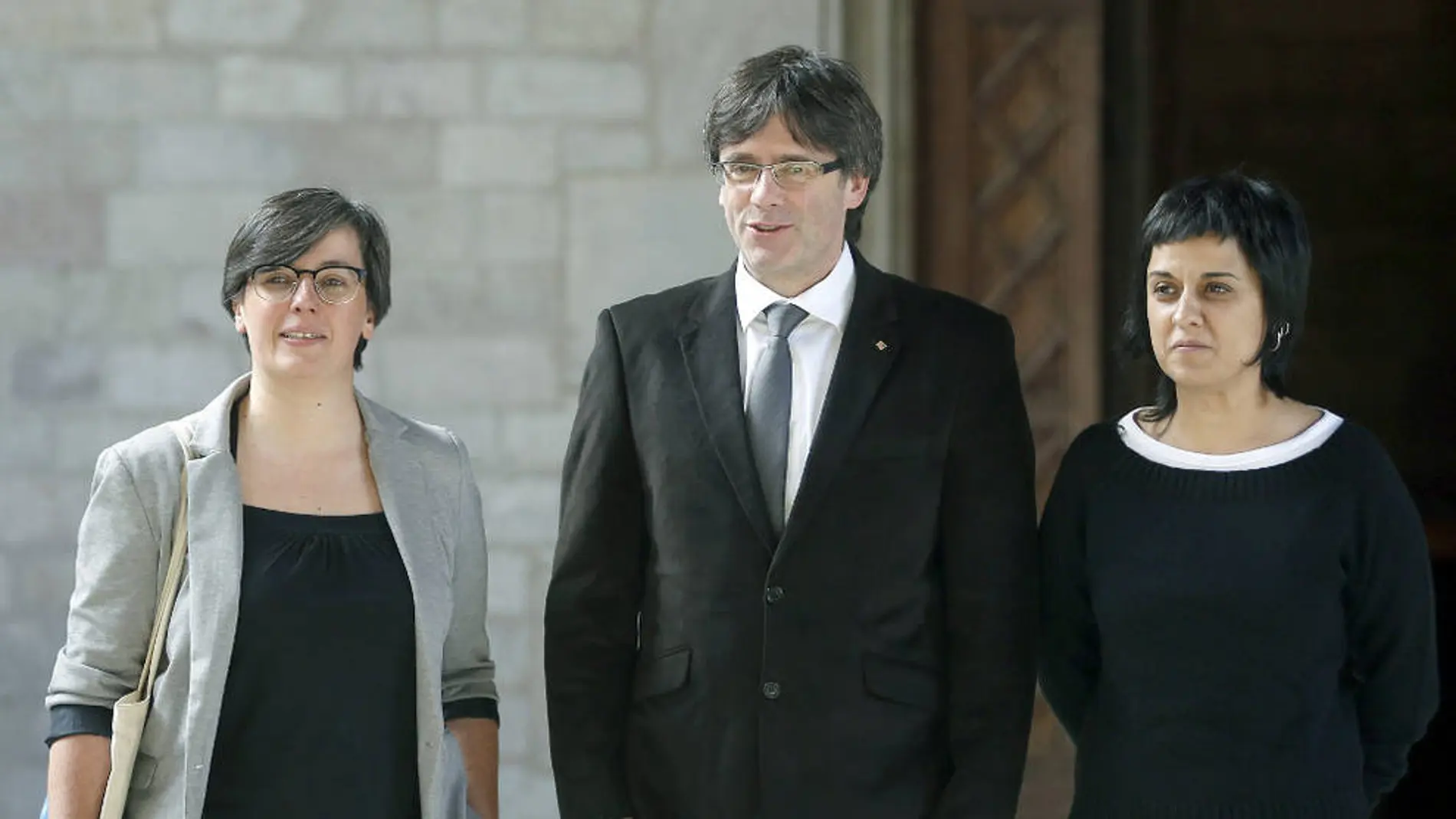 Mireia Boya, Carles Puigdemont y Anna Gabriel