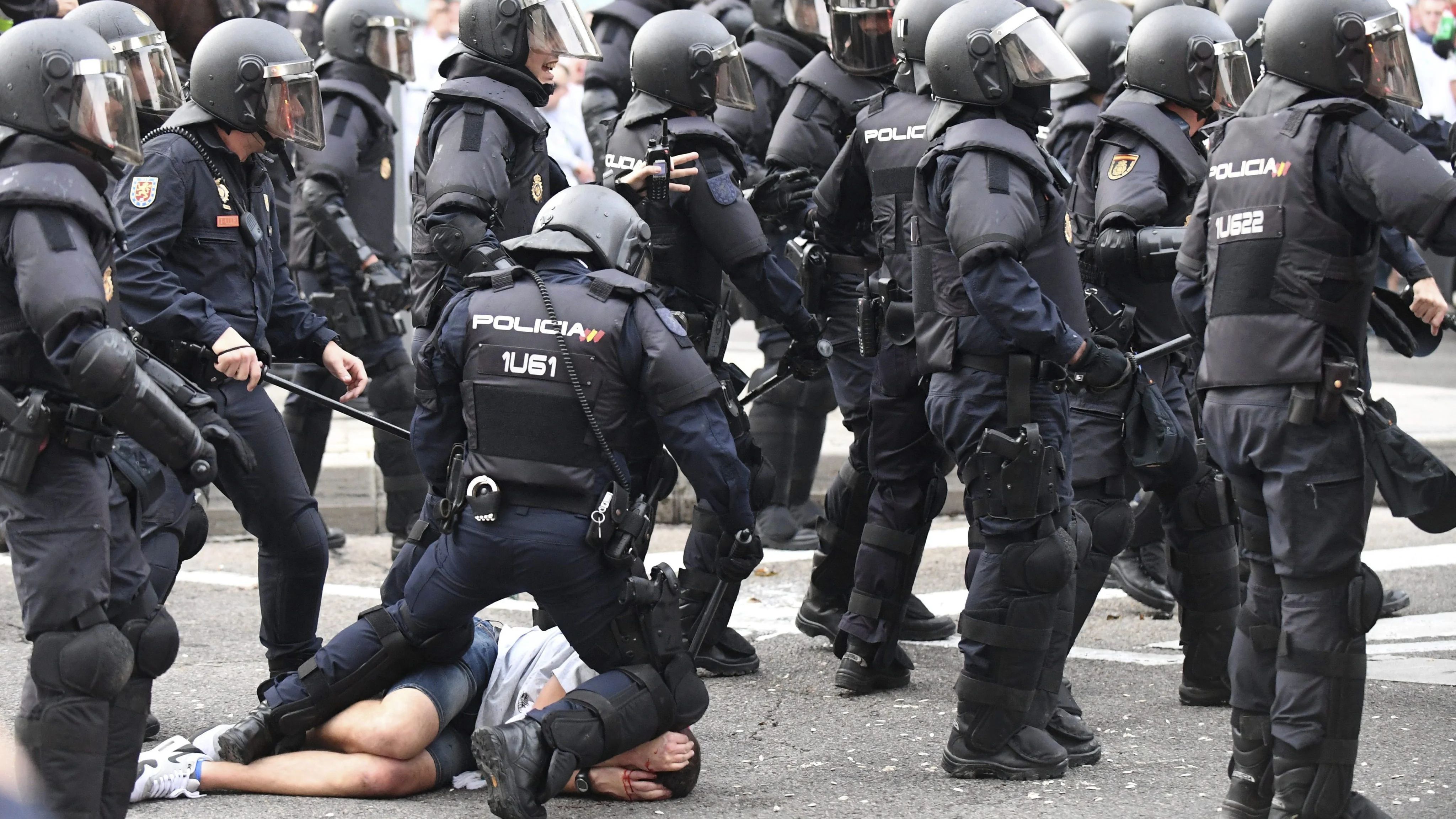 Altercados entre la Policía y ultras del Legia