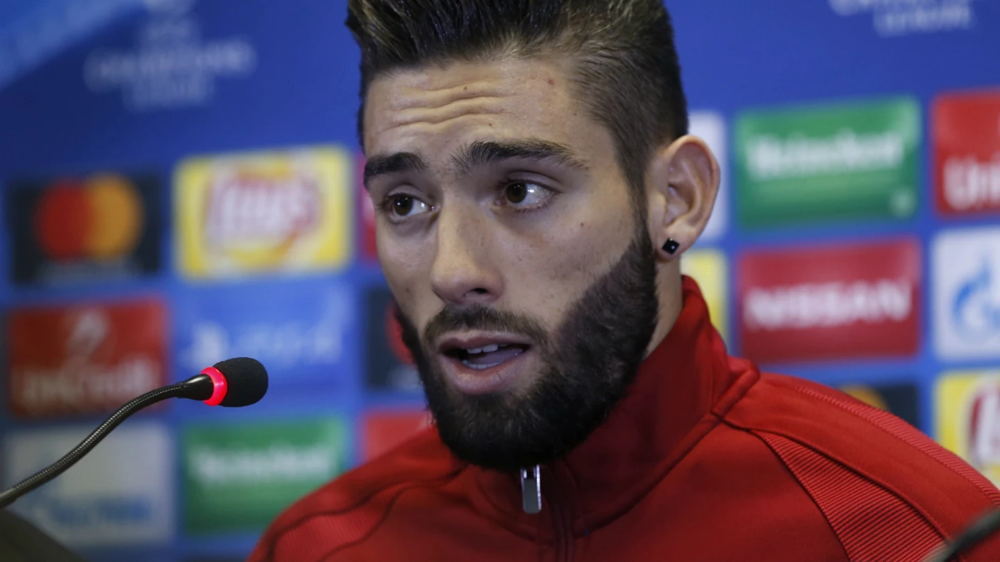 Yannick Carrasco, en rueda de prensa Yannick Carrasco, en rueda de prensa