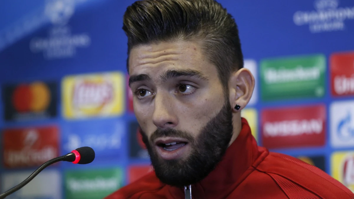 Yannick Carrasco, en rueda de prensa Yannick Carrasco, en rueda de prensa
