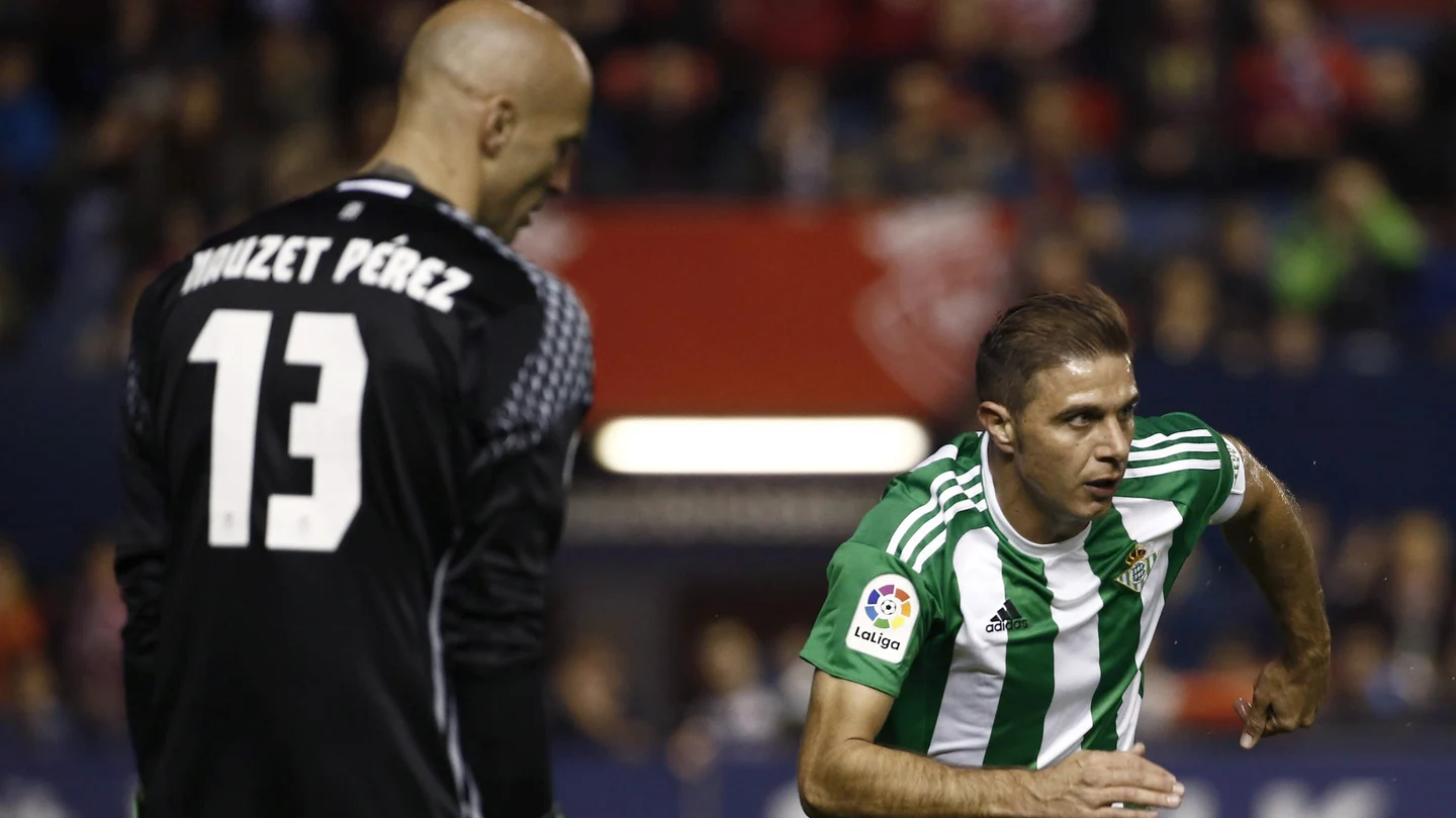 Joaquín celebra su gol ante el Osasuna Joaquín celebra su gol ante el Osasuna
