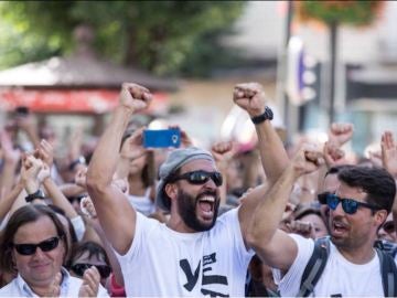 Jesús Candel, Spiriman, encabeza una protesta Jesús Candel, Spiriman, encabeza una protesta