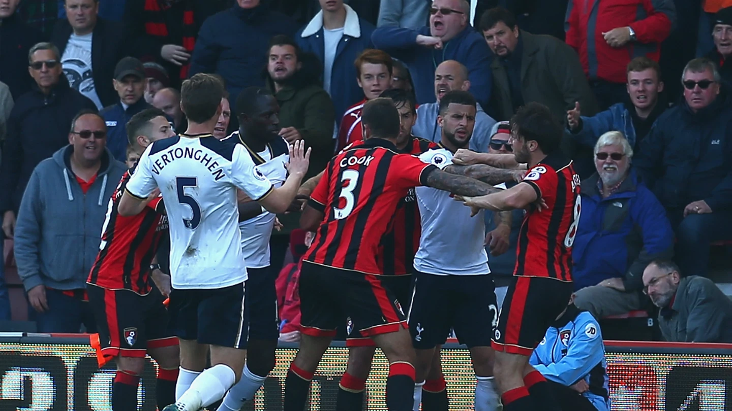 Tangana entre jugadores del Bournemouth y del Tottenham Tangana entre jugadores del Bournemouth y del Tottenham