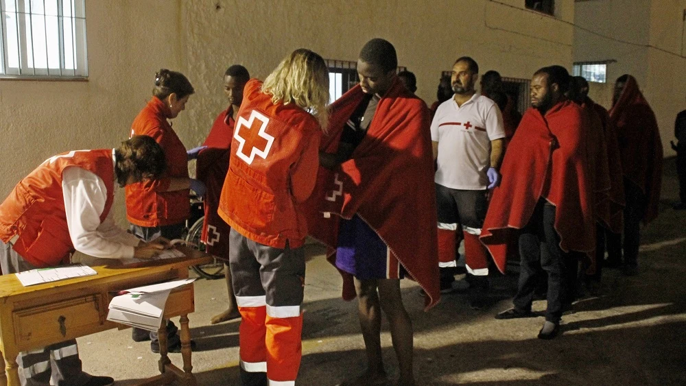 Rescatadas cuatro pateras con 95 personas frente a las costas de Andalucía