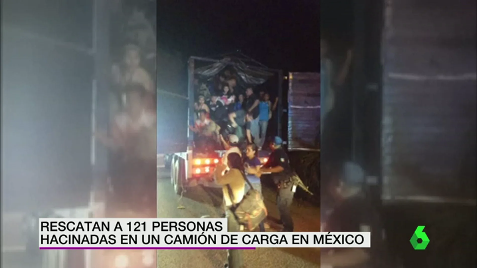 Frame 16.148771 de: Rescatan a 121 personas hacinadas en un camión de carga en México cuando intentaban entrar en EEUU