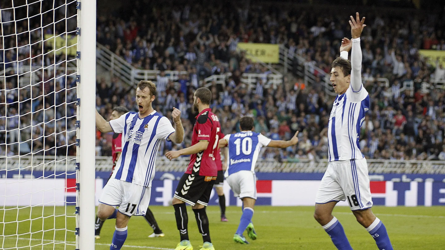 Los jugadores de la Real celebran el gol de Xabi Prieto Los jugadores de la Real celebran el gol de Xabi Prieto