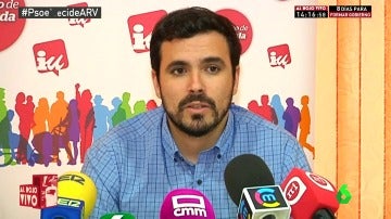 Frame 20.397075 de: Garzón acusa al PSOE de "blanquear" al PP, el "partido más corrupto de la UE"