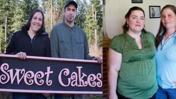 Los propietarios de la pasteleria y la pareja gay a la que no quisieron preparar la tarta