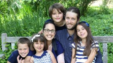 Stephanie Packer y su familia