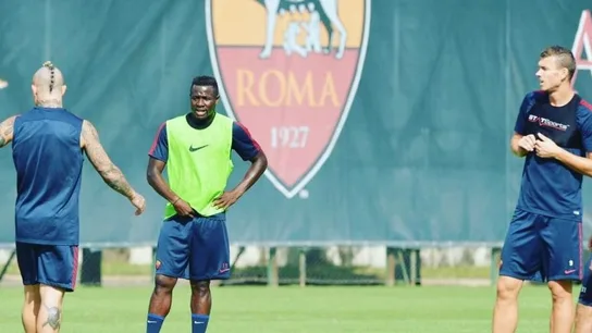 Joseph Bouasse Ombiogno Perfection, en un entrenamiento con la Roma Joseph Bouasse Ombiogno Perfection, en un entrenamiento con la Roma