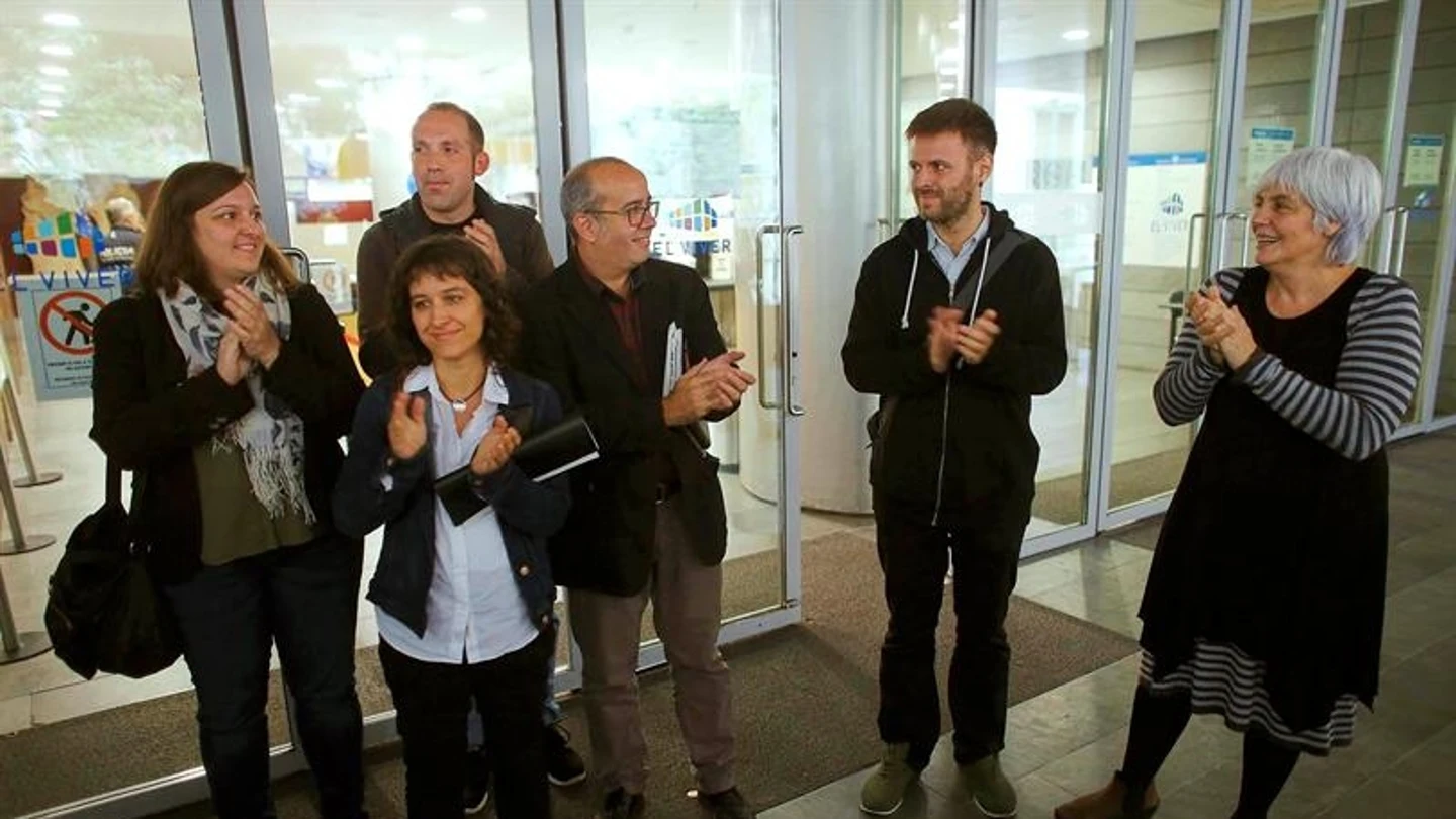 Los concejales del Ayuntamiento de Badalona tras declarar por la apertura del consistorio durante la fiesta del 12 de octubre Los concejales del Ayuntamiento de Badalona tras declarar por la apertura del consistorio durante la fiesta del 12 de octubre