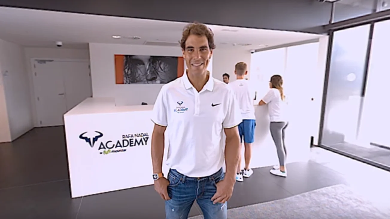 Rafa Nadal, enseñando su academia