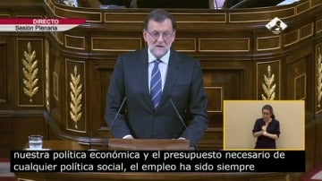 Frame 0.0 de: Rajoy: “A finales del año 2011 en España se destruían 1.400 empleos, hoy cada día encuentran trabajo 1.400 personas”