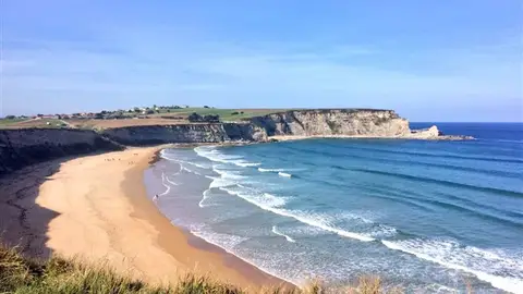 Norteando Serv. Tur. nos manda esta foto de Playa de Langre en Ruta Acantilados A través de Twitter