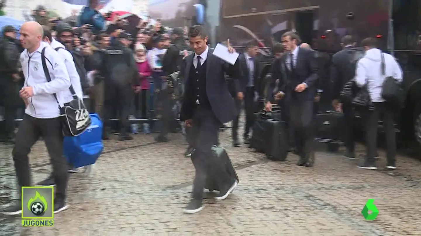 Cristiano Ronaldo, a la llegada del Madrid en Varsovia Cristiano Ronaldo, a la llegada del Madrid en Varsovia