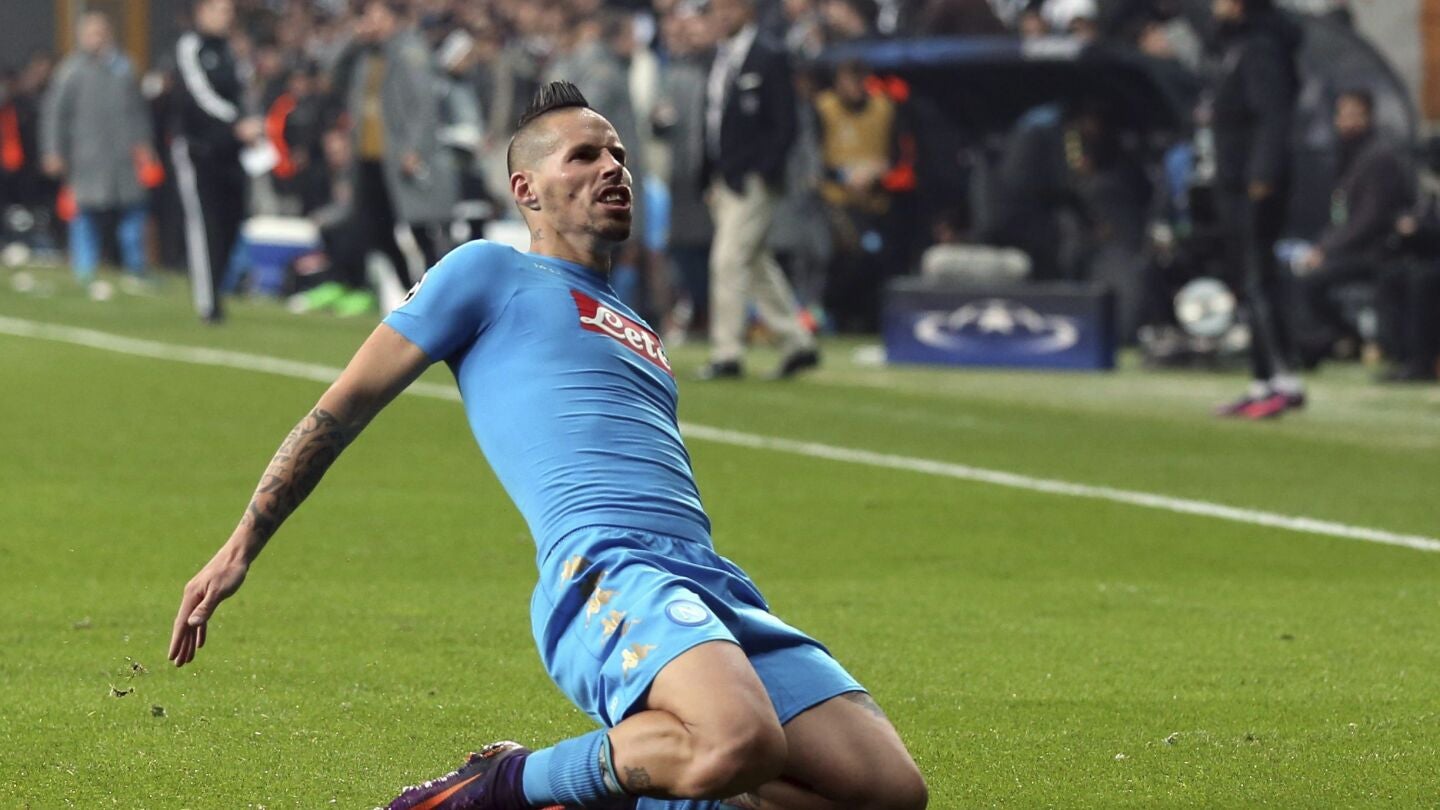 Hamsik celebra su gol ante el Besiktas