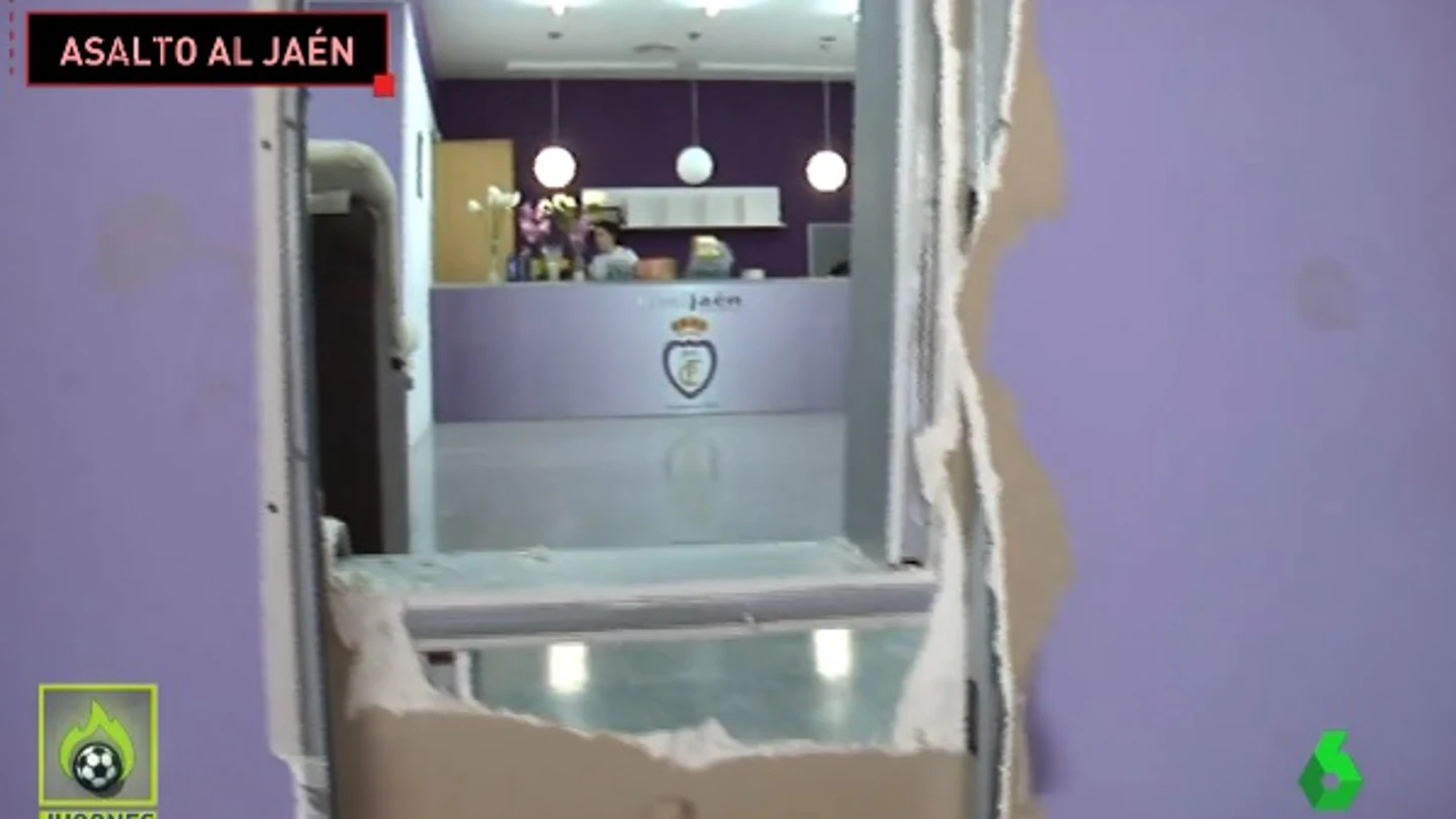 Imagen del robo sufrido en el estadio del Real Jaén Imagen del robo sufrido en el estadio del Real Jaén