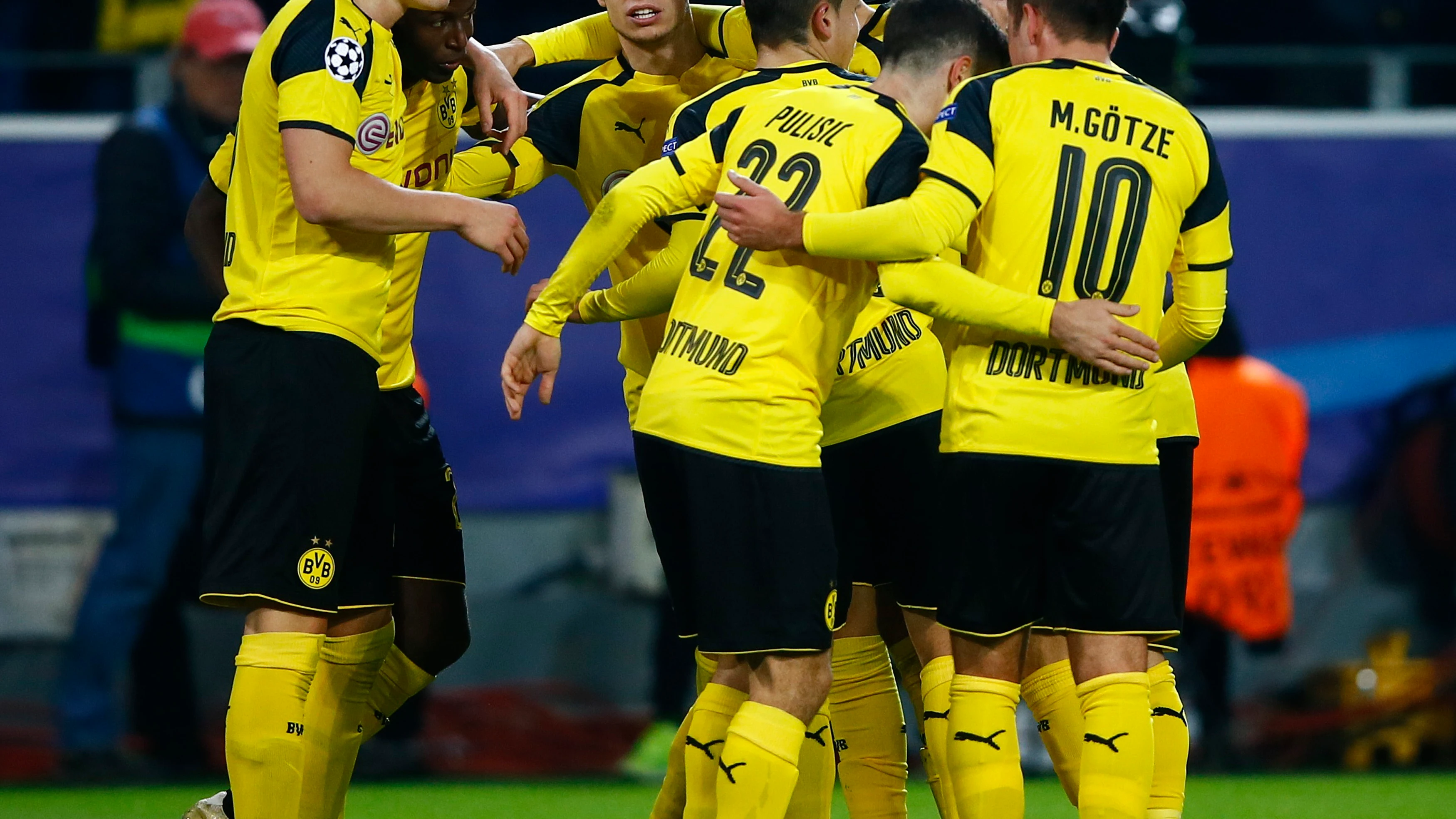 El Dortmund celebra el gol de Ramos El Dortmund celebra el gol de Ramos