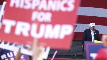 Trump se ve ganador pero apela al voto hispano en Miami como "si estuvieran perdiendo" 