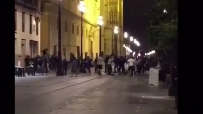 Ultras del Dinamo de Zagreb en Sevilla