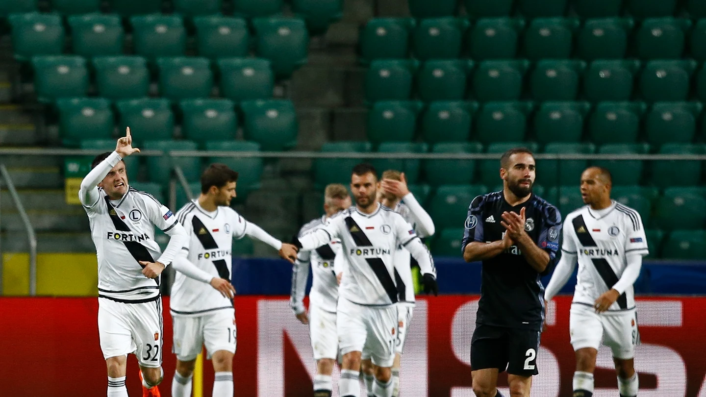 Los jugadores del Legia celebran un gol ante el Real Madrid Los jugadores del Legia celebran un gol ante el Real Madrid