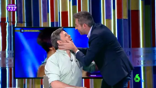 Miki Nadal y Frank Blanco recrean la 'cobra' de Bisbal y Chenoa Miki Nadal y Frank Blanco recrean la 'cobra' de Bisbal y Chenoa