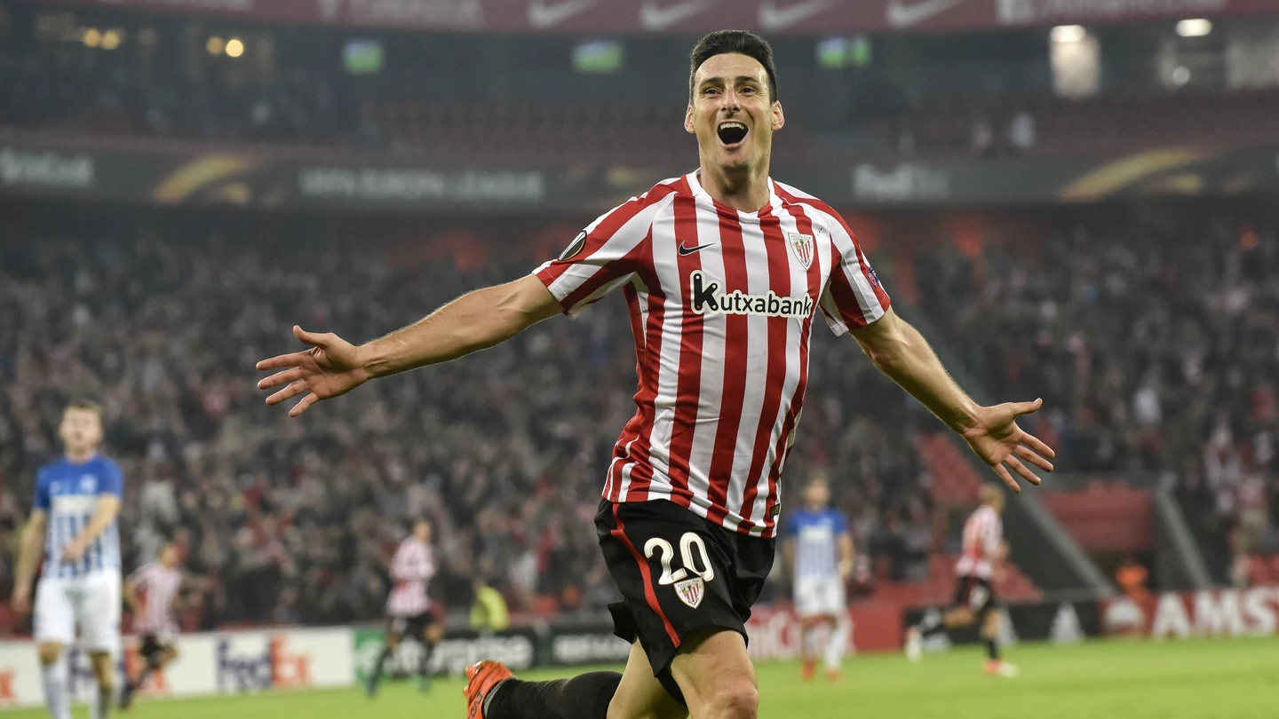 Aduriz celebra uno de sus cinco goles ante el Genk Aduriz celebra uno de sus cinco goles ante el Genk