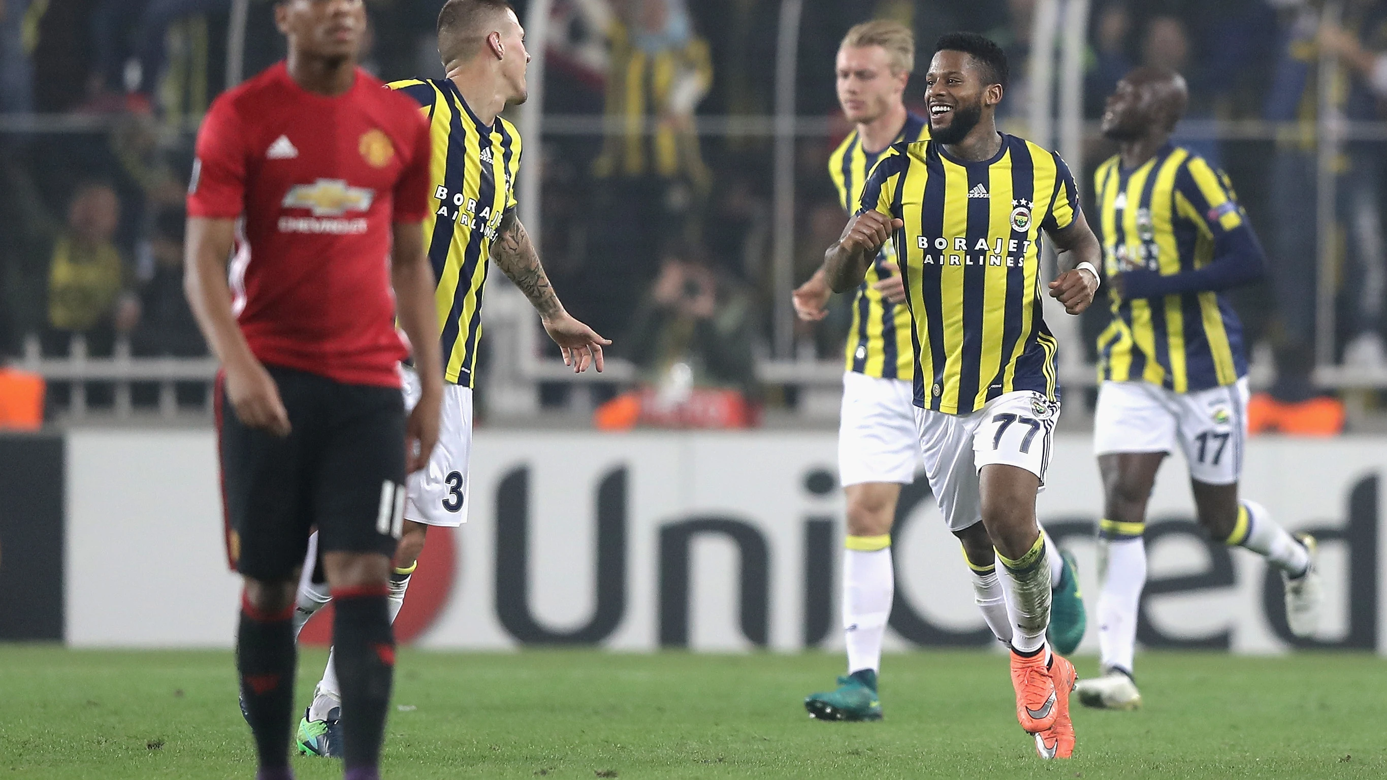 El Fenerbahçe derrota al United de Mou en Europa League