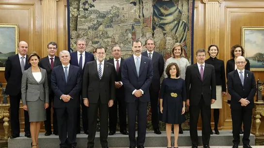Nuevos ministros con el Rey Nuevos ministros con el Rey