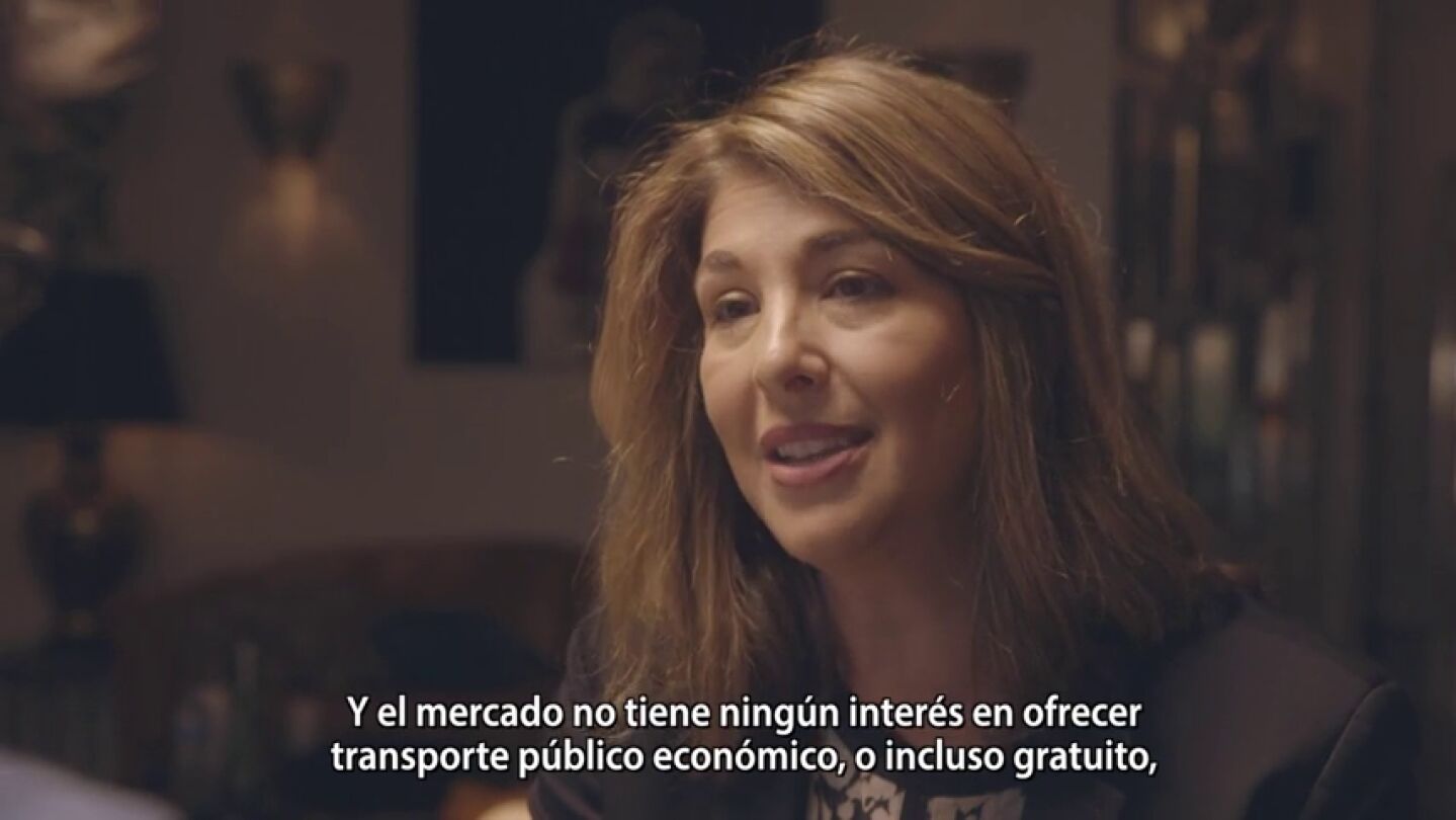 Frame 68.693776 de: Naomi Klein: "El mercado no tiene ning&uacute;n inter&eacute;s en ofrecer transporte p&uacute;blico o incluso gratuito"