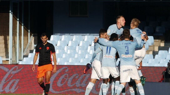 El Celta celebra un gol ante el Valencia