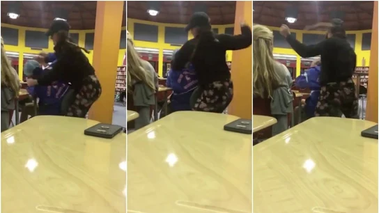 Una joven golpea a otro chico porque no le gusta su tono de llamada Una joven golpea a otro chico porque no le gusta su tono de llamada