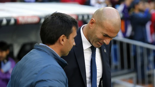 Zidane saluda a Garitano Zidane saluda a Garitano
