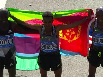 El podium masculino de la Maratón de Nueva York El podium masculino de la Maratón de Nueva York