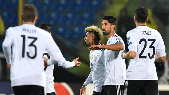 Los jugadores de Alemania celebran uno de los ocho goles anotados ante San Marino Los jugadores de Alemania celebran uno de los ocho goles anotados ante San Marino
